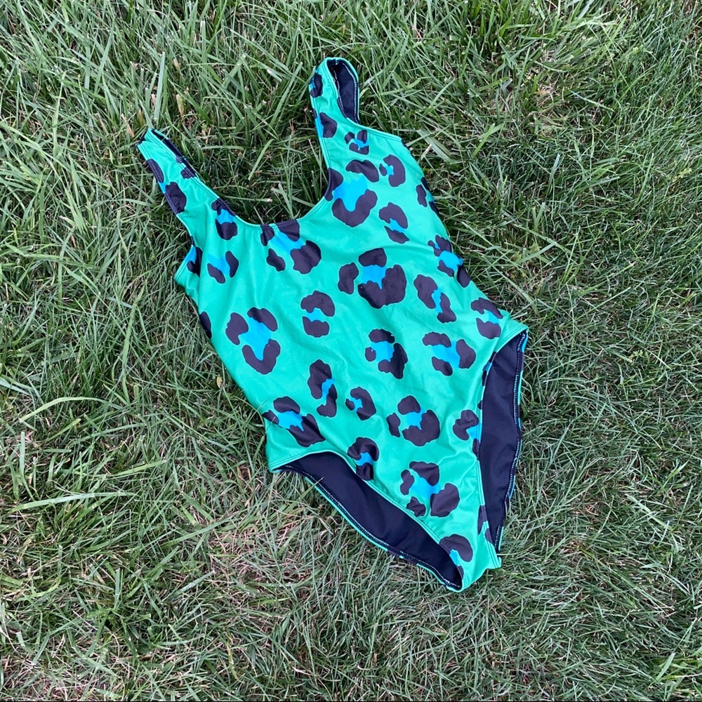 Boohoo leopard green one piece bathing suit